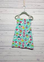 Load image into Gallery viewer, Children&#39;s Apron Reversible: Cupcakes &amp; Pig