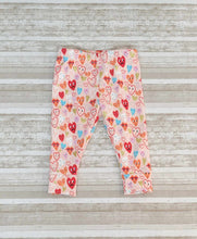 Load image into Gallery viewer, Valentine Hearts Leggings