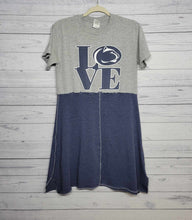 Load image into Gallery viewer, Penn State College T-shirt  Dress size Small